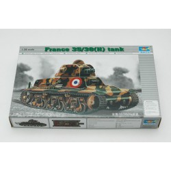 TRUMPETER 00351 1/35 French Hotchkiss 35/38(H) Tank