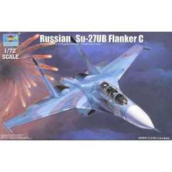 TRUMPETER 01645 1/72 Russian Su-27UB Flanker C Fighter