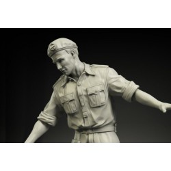 PANZER ART FI35-031 1/35 British RAC North Africa loading 2pdr ammo soldier No.2