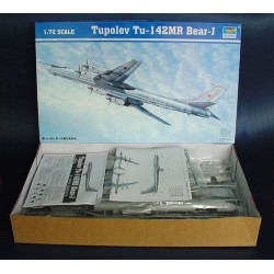 TRUMPETER 01609 1/72 Tupolev Tu-142 MR Bear-J