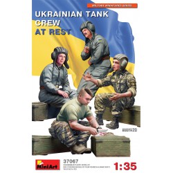 MINIART 37067 1/35 Ukrainian Tank Crew at Rest