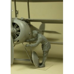 COPPER STATE MODEL F32026 1/32 RFC Air Mechanic checking aeroplane