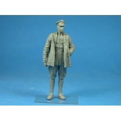 COPPER STATE MODEL F32040 1/32 Standing German Airman