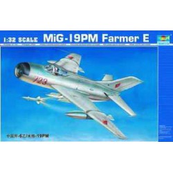 TRUMPETER 02209 1/32 MiG-19 PM Farmer E/Shenyang F-6B