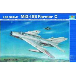 TRUMPETER 02207 1/32 MiG-19 S Farmer C