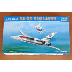 TRUMPETER 01616 1/72 RA-5C Vigilante