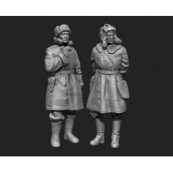 PANZER ART FI35-130 1/35 Soviet tank officers  in sheepskin coat set