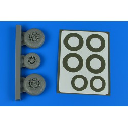 AIRES 4871 1/48 B-26K Invader wheels & paint masks - early - Diamond Pattern
