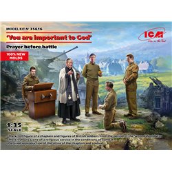 ICM 35616 1/35 'You are important to God'. Prayer before battle (100% new molds)