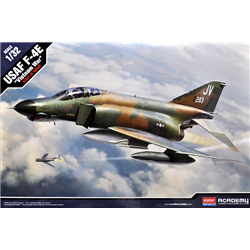 ACADEMY 12133 1/32 USAF F-4E "Vietnam War"